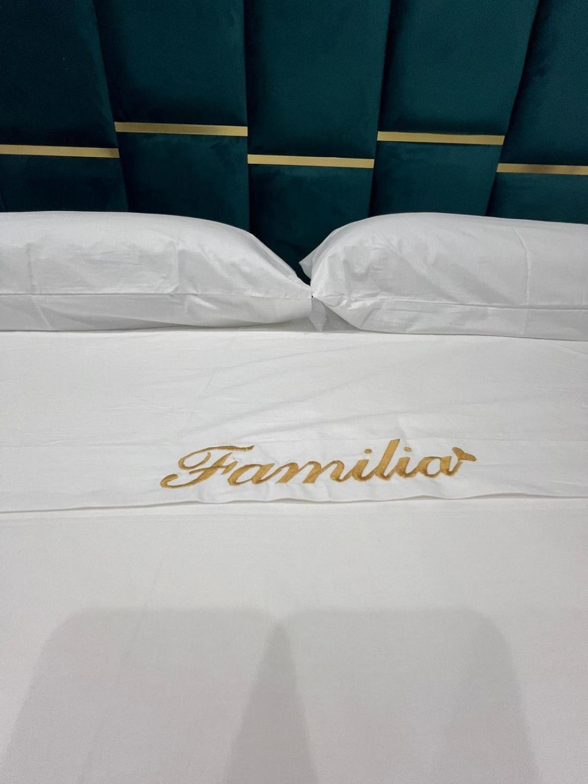 Familia Hotel Napoli Bagian luar foto