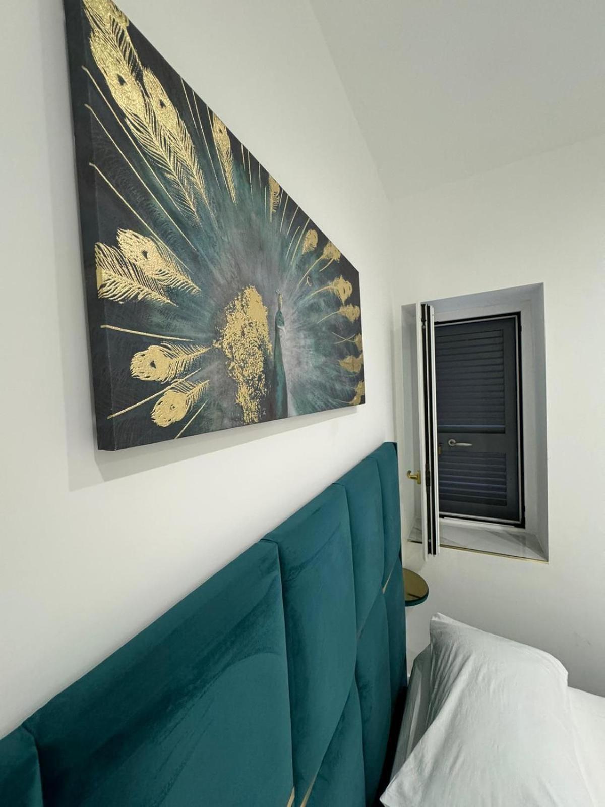Familia Hotel Napoli Bagian luar foto