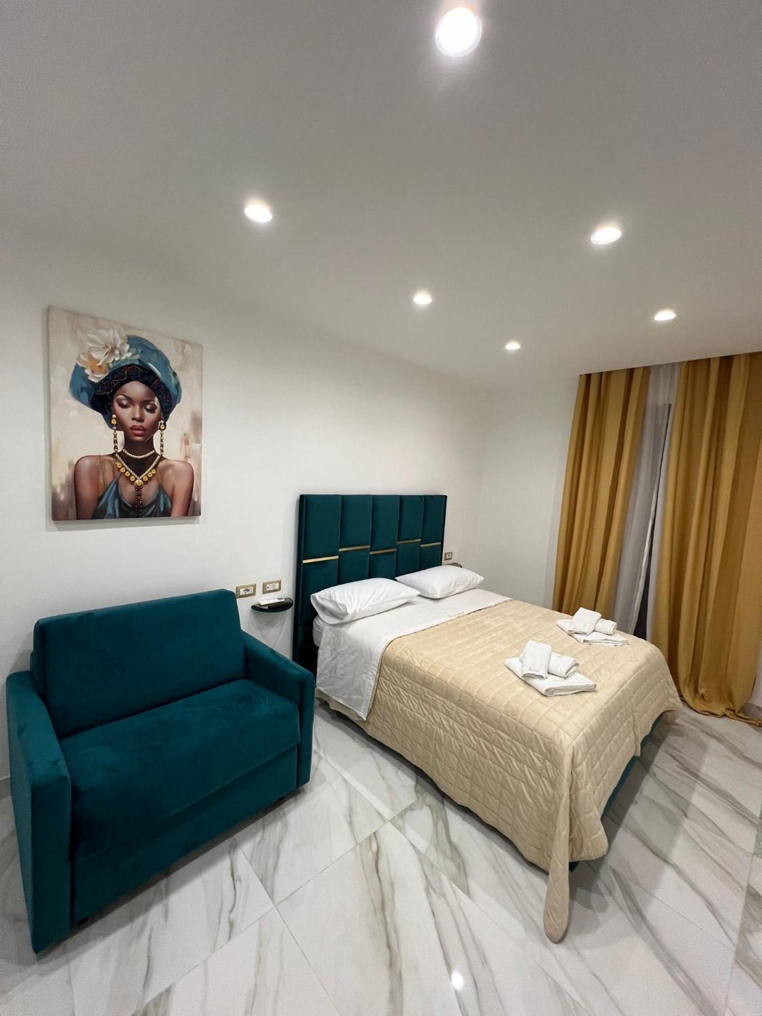 Familia Hotel Napoli Bagian luar foto