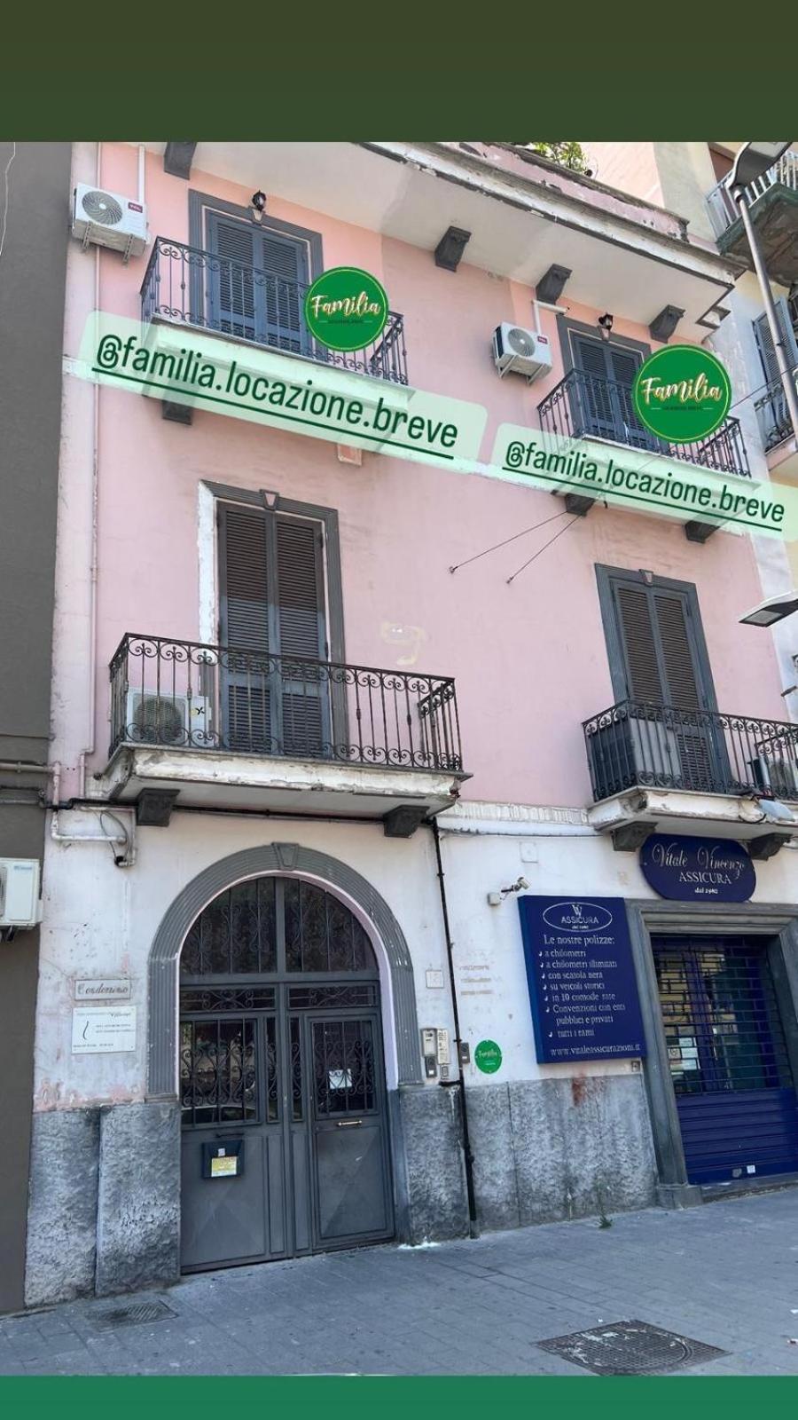 Familia Hotel Napoli Bagian luar foto
