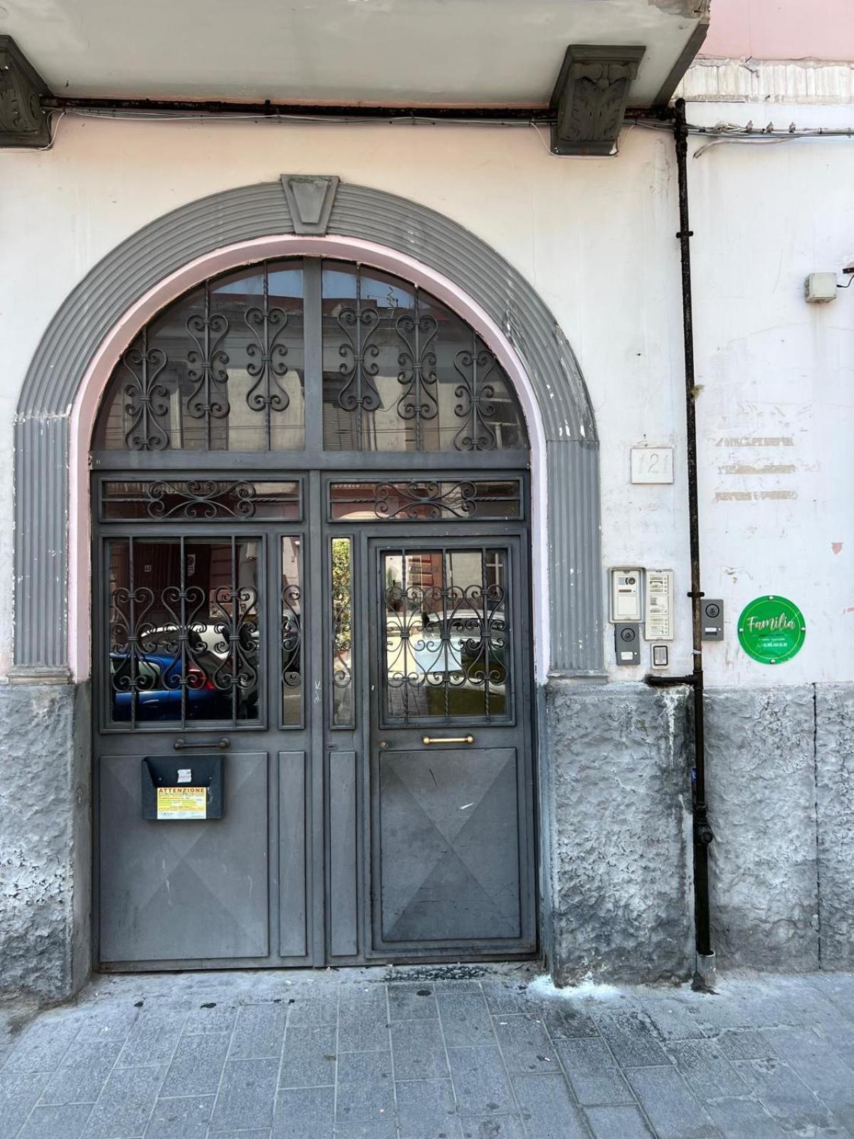 Familia Hotel Napoli Bagian luar foto